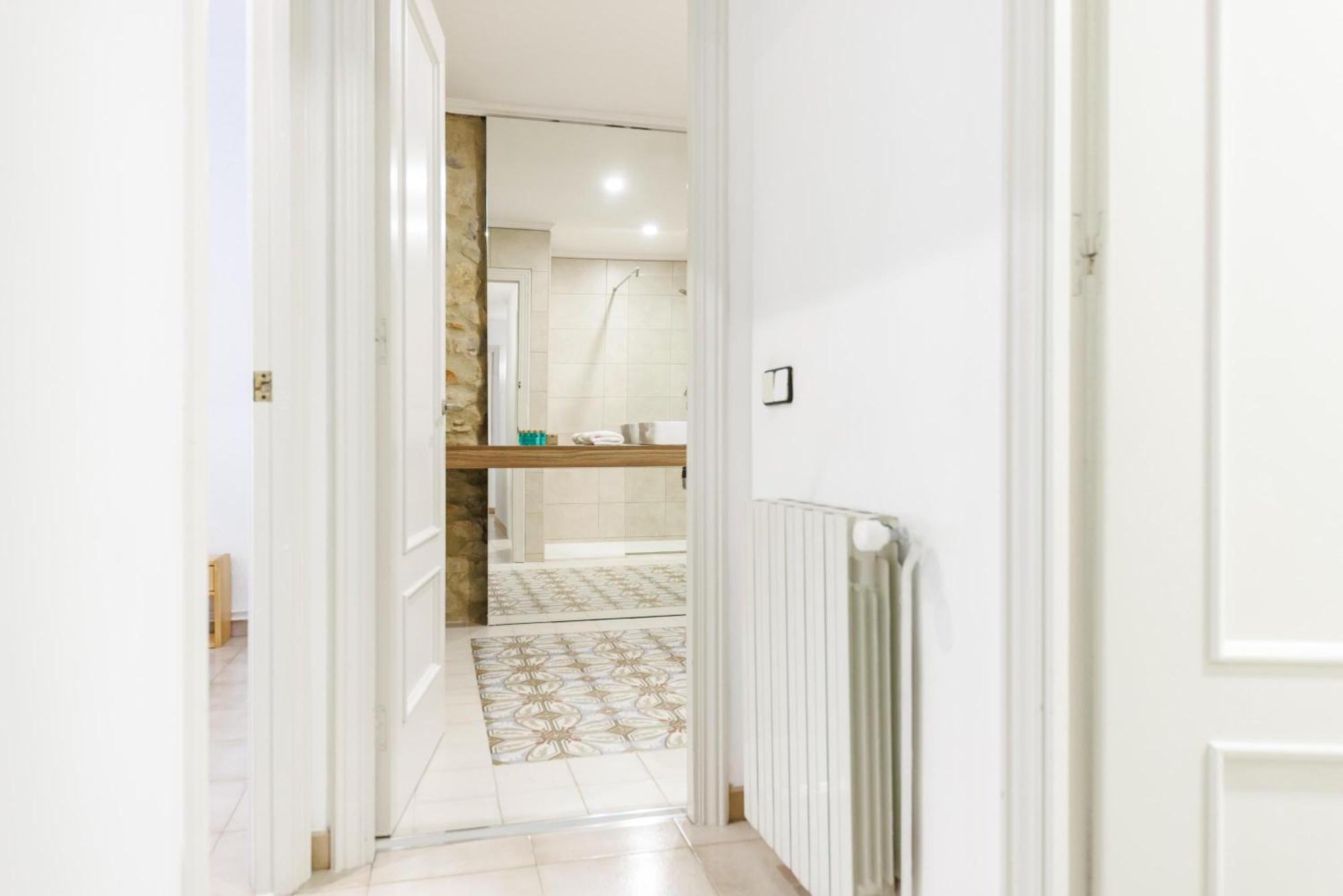Bravissimo El Lleo, Bright 4-Bedroom Apartment Girona Kültér fotó
