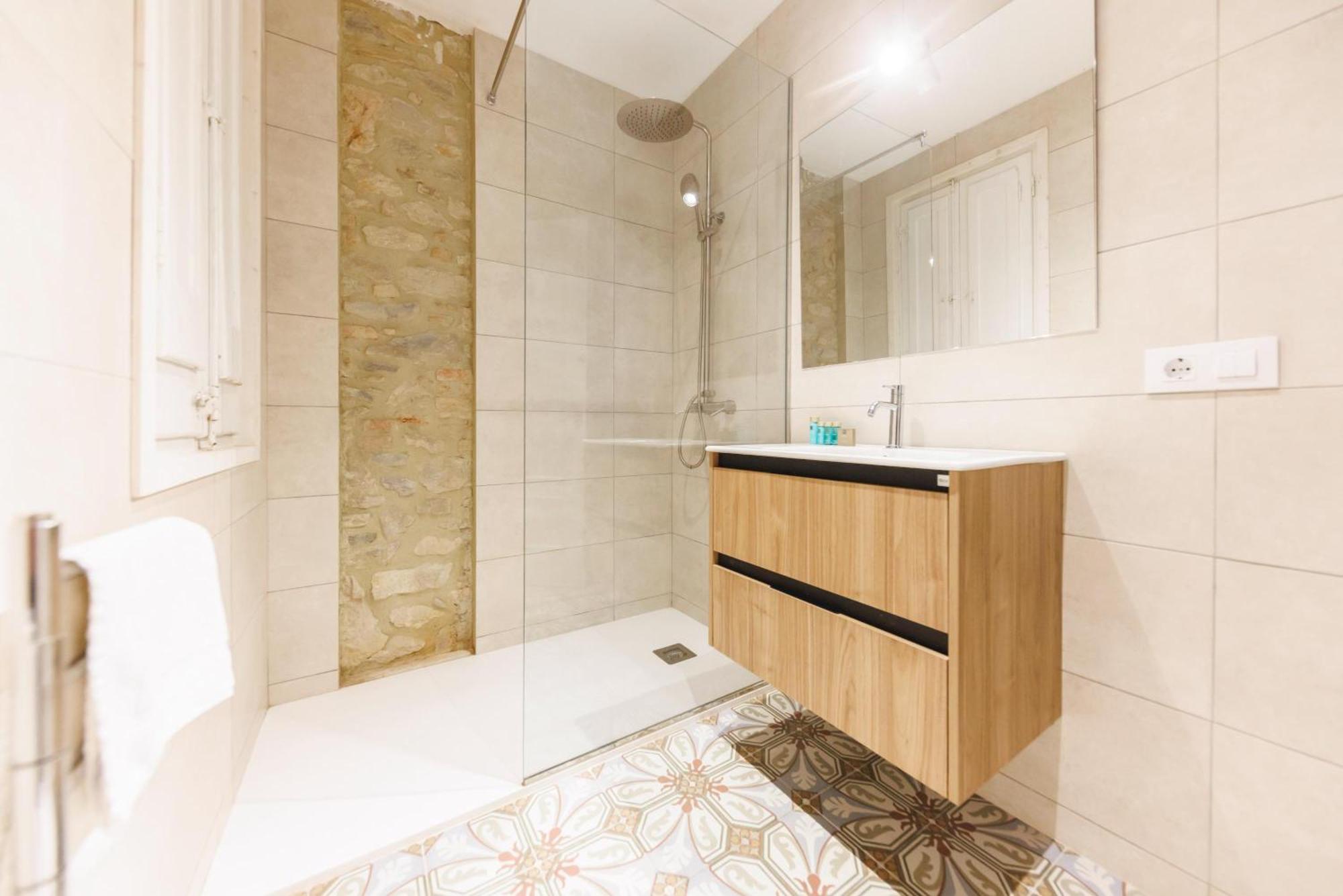Bravissimo El Lleo, Bright 4-Bedroom Apartment Girona Kültér fotó